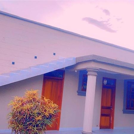 הוסטל Boma la Ngombe Evelina House מראה חיצוני תמונה